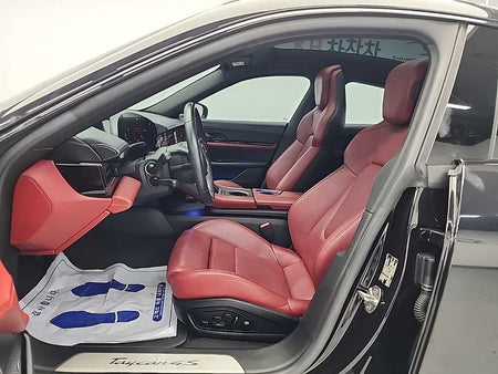 Porsche Taycan — photo 11