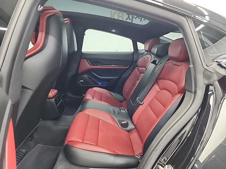 Porsche Taycan — photo 12