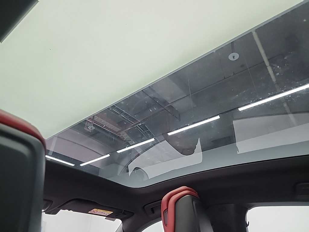 Porsche Taycan — photo 14