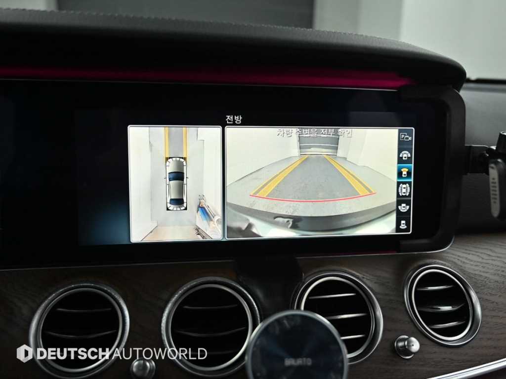 Mercedes-Benz E-Class — photo 15