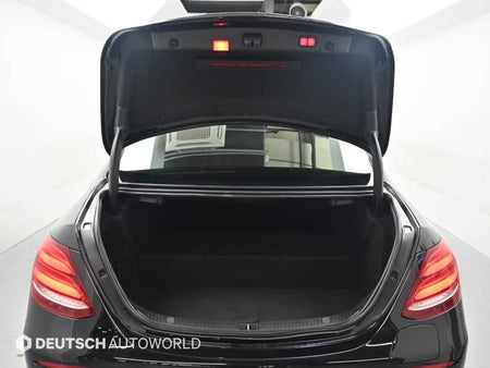 Mercedes-Benz E-Class — photo 19
