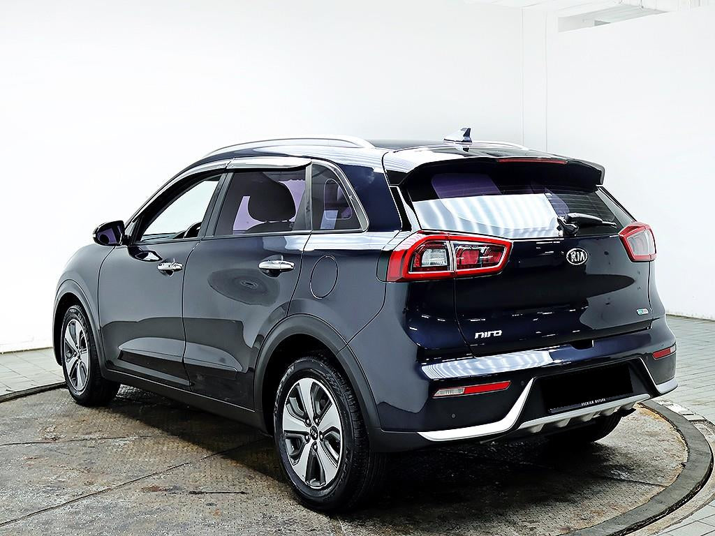 Kia Niro — photo 04