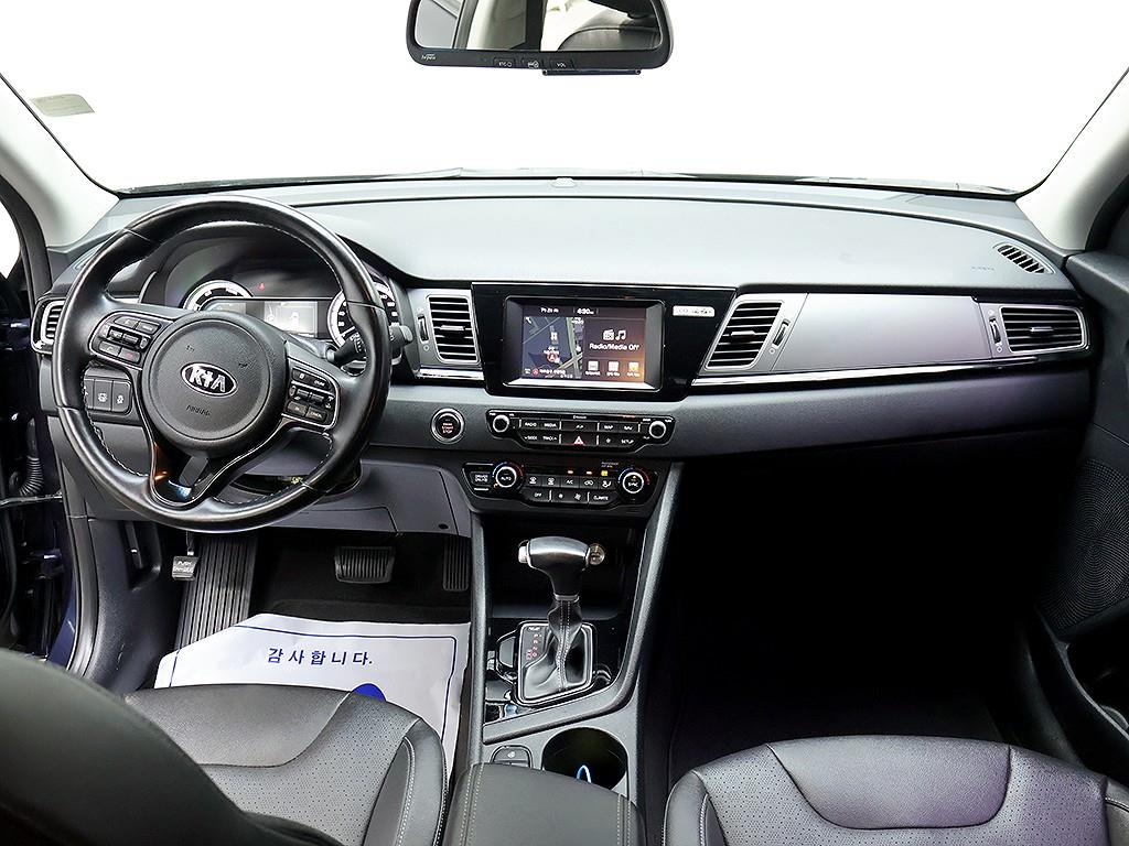 Kia Niro — photo 05