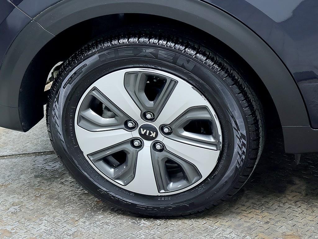 Kia Niro — photo 08