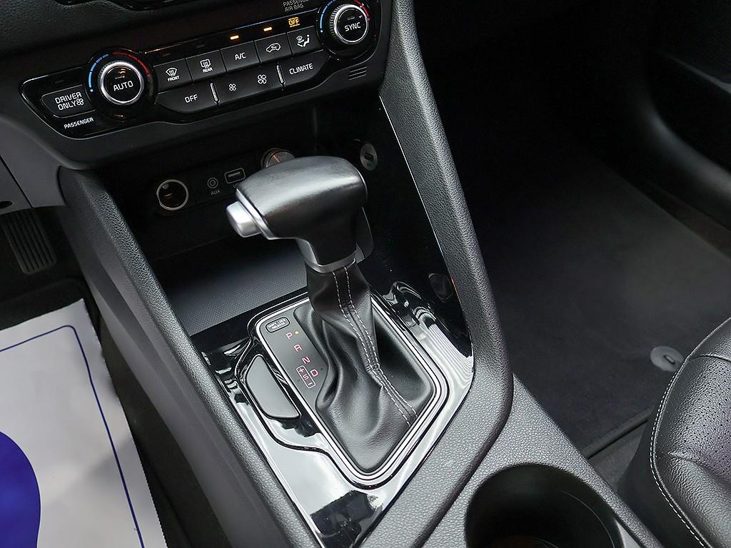 Kia Niro — photo 10