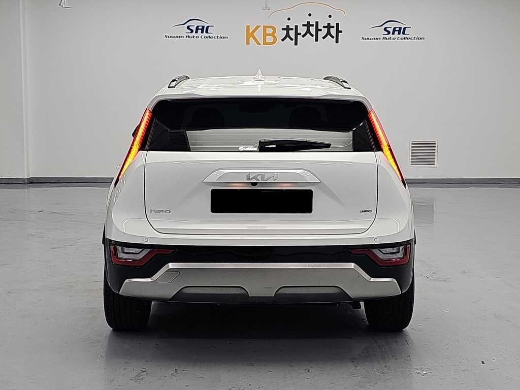 Kia Niro — photo 03