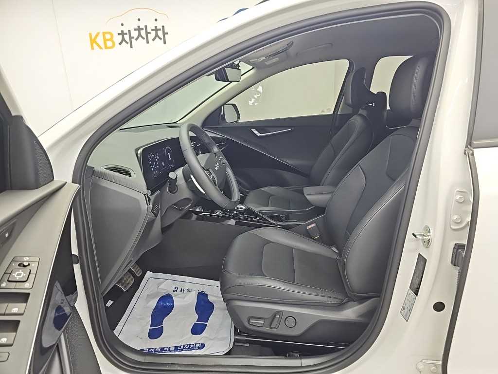 Kia Niro — photo 11