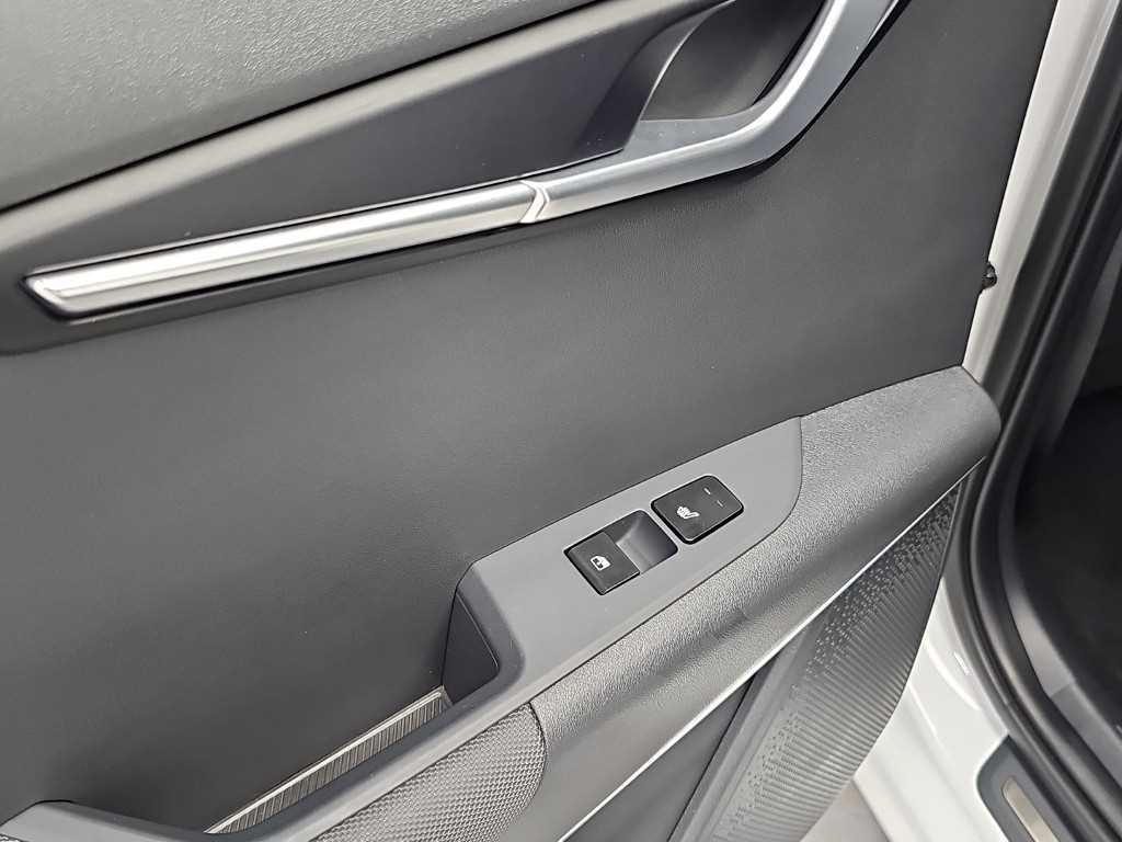 Kia Niro — photo 13