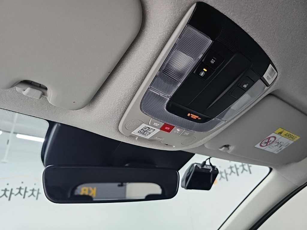 Kia Niro — photo 16