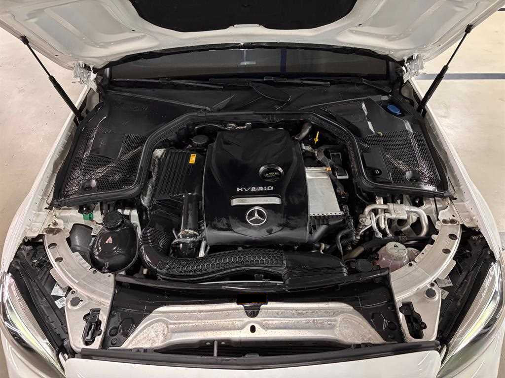 Mercedes-Benz C-Class — photo 02