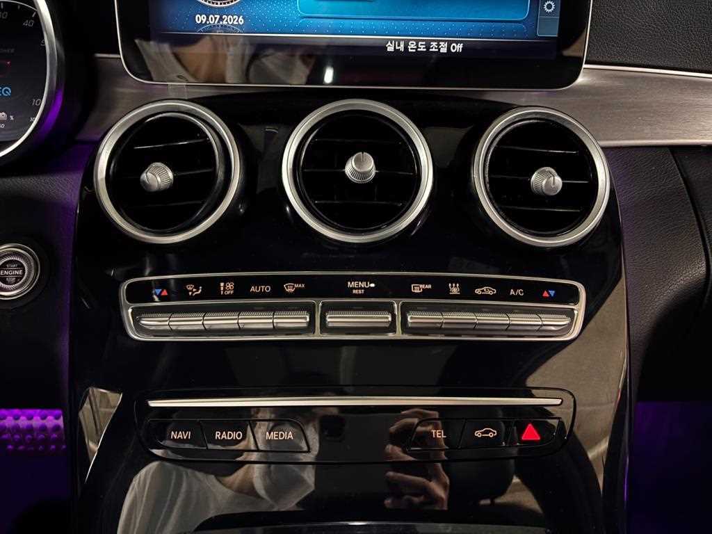 Mercedes-Benz C-Class — photo 13