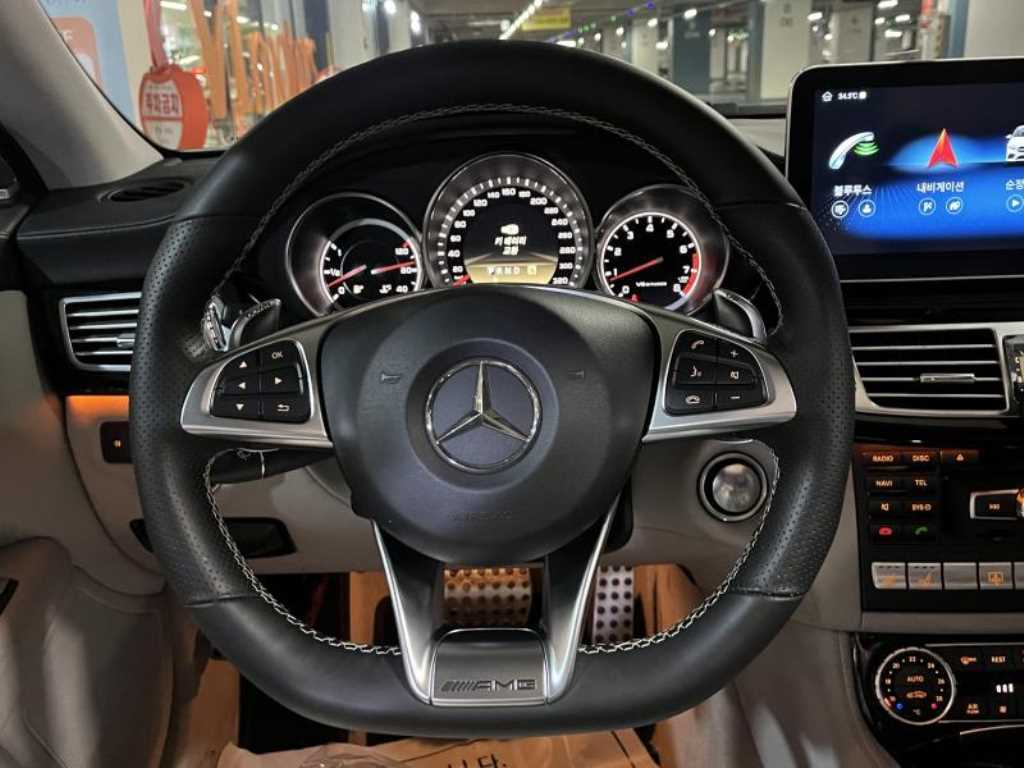 Mercedes-Benz CLS-Class — photo 11