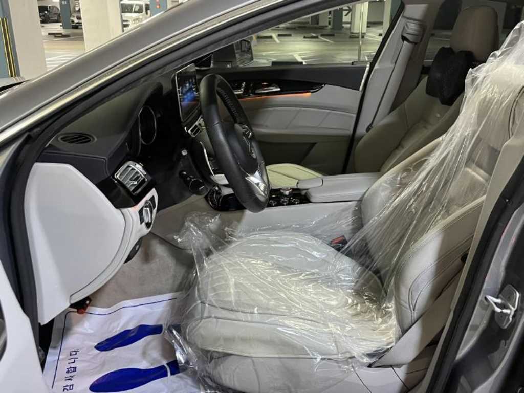 Mercedes-Benz CLS-Class — photo 12