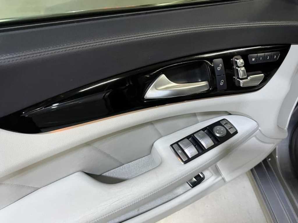 Mercedes-Benz CLS-Class — photo 13