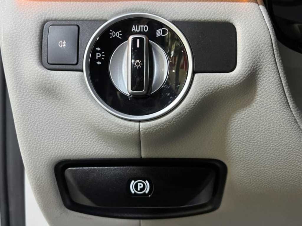 Mercedes-Benz CLS-Class — photo 14