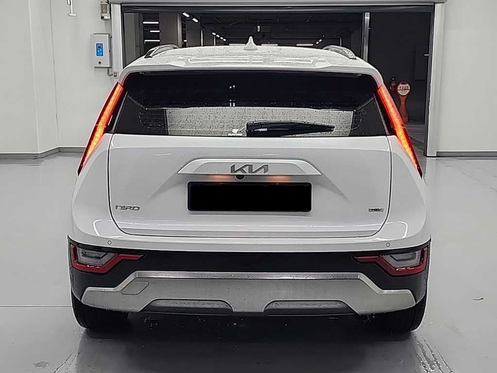 Kia Niro — photo 03