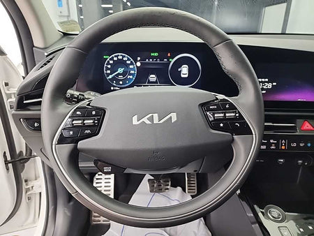 Kia Niro — photo 08
