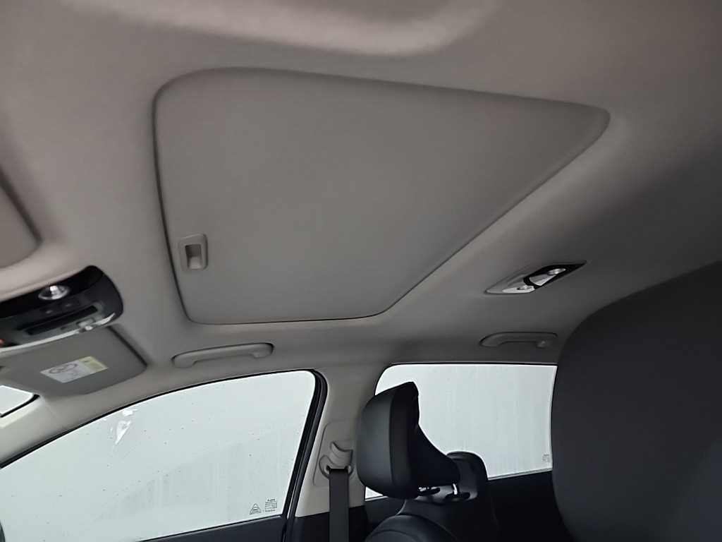 Kia Niro — photo 14