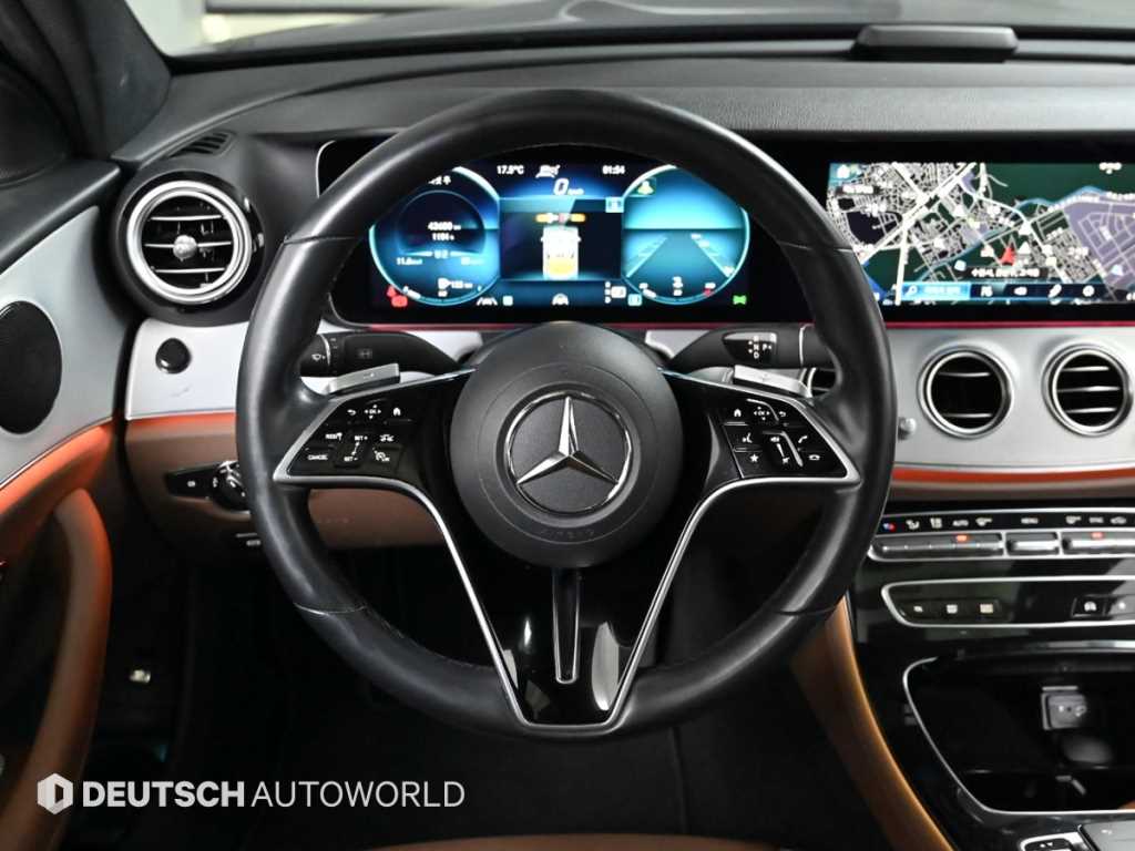 Mercedes-Benz E-Class — photo 13