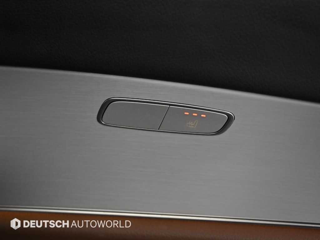 Mercedes-Benz E-Class — photo 16