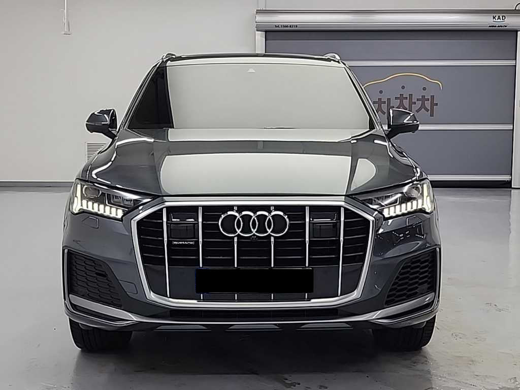Audi Q7 — photo 02
