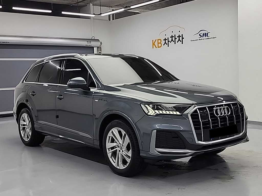 Audi Q7 — photo 04