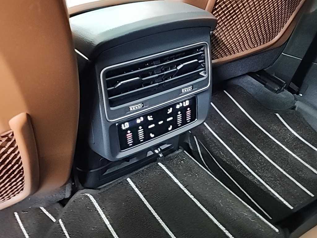 Audi Q7 — photo 13