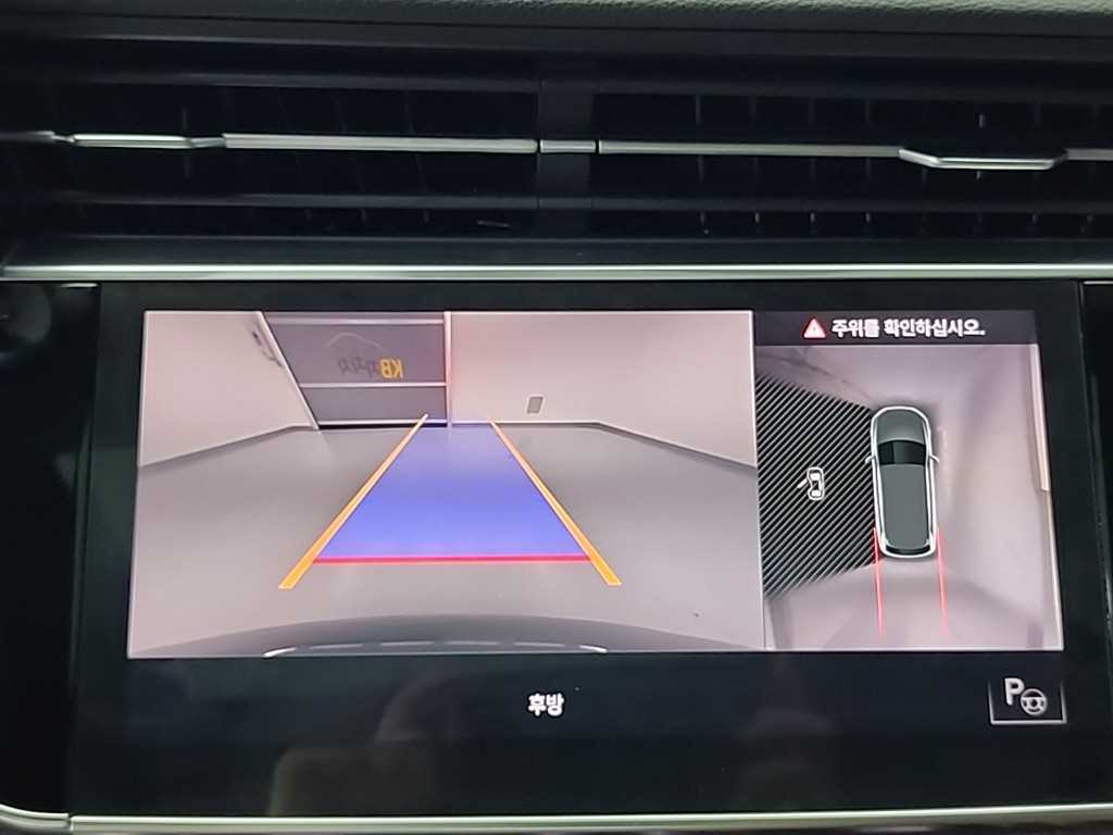 Audi Q7 — photo 16