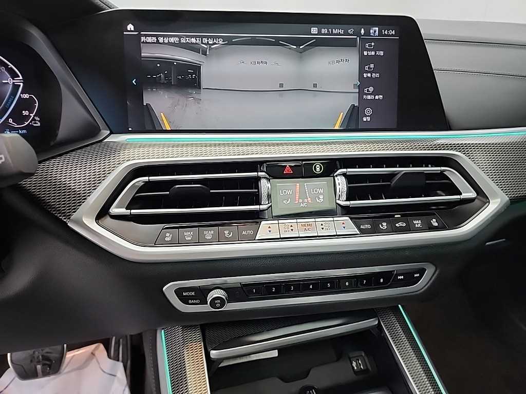 BMW X5 — photo 10