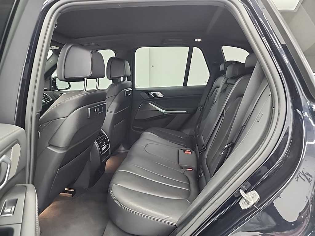 BMW X5 — photo 12