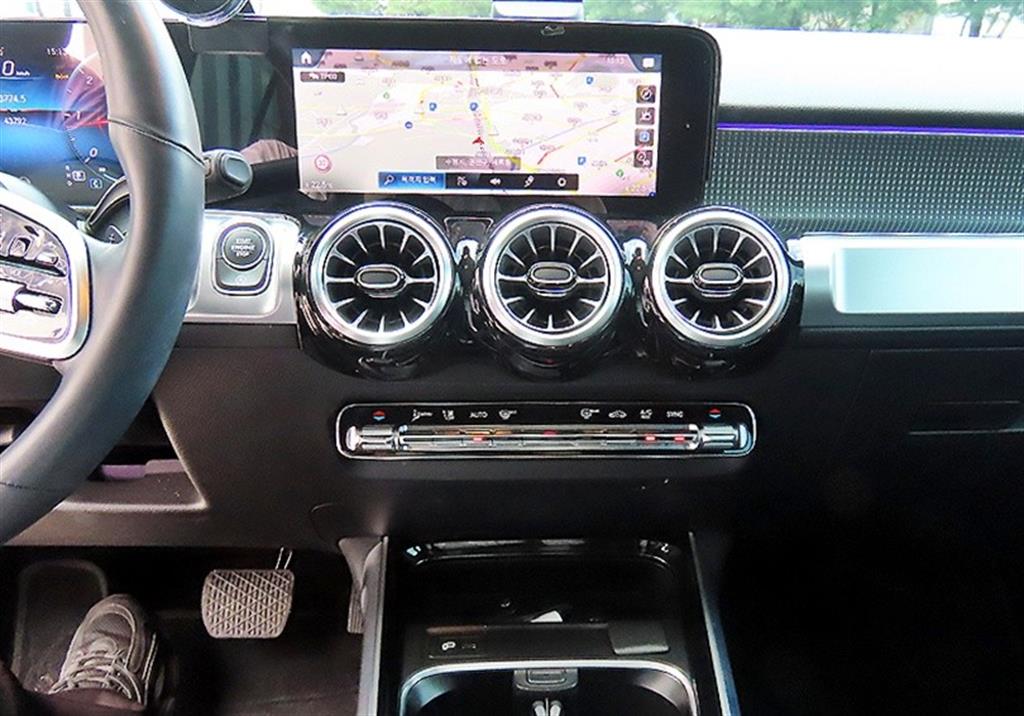 Mercedes-Benz GLB-Class — photo 14