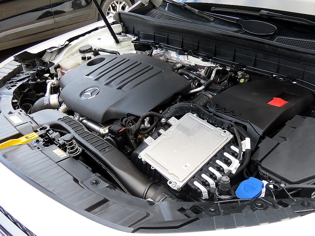 Mercedes-Benz GLB-Class — photo 19