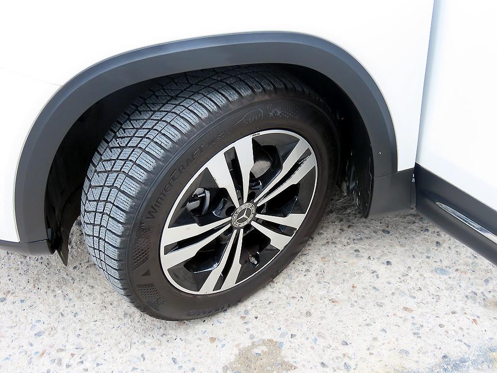 Mercedes-Benz GLB-Class — photo 20