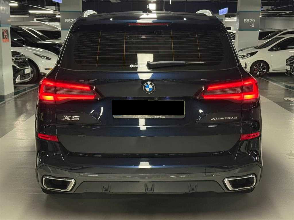 BMW X5 — photo 04