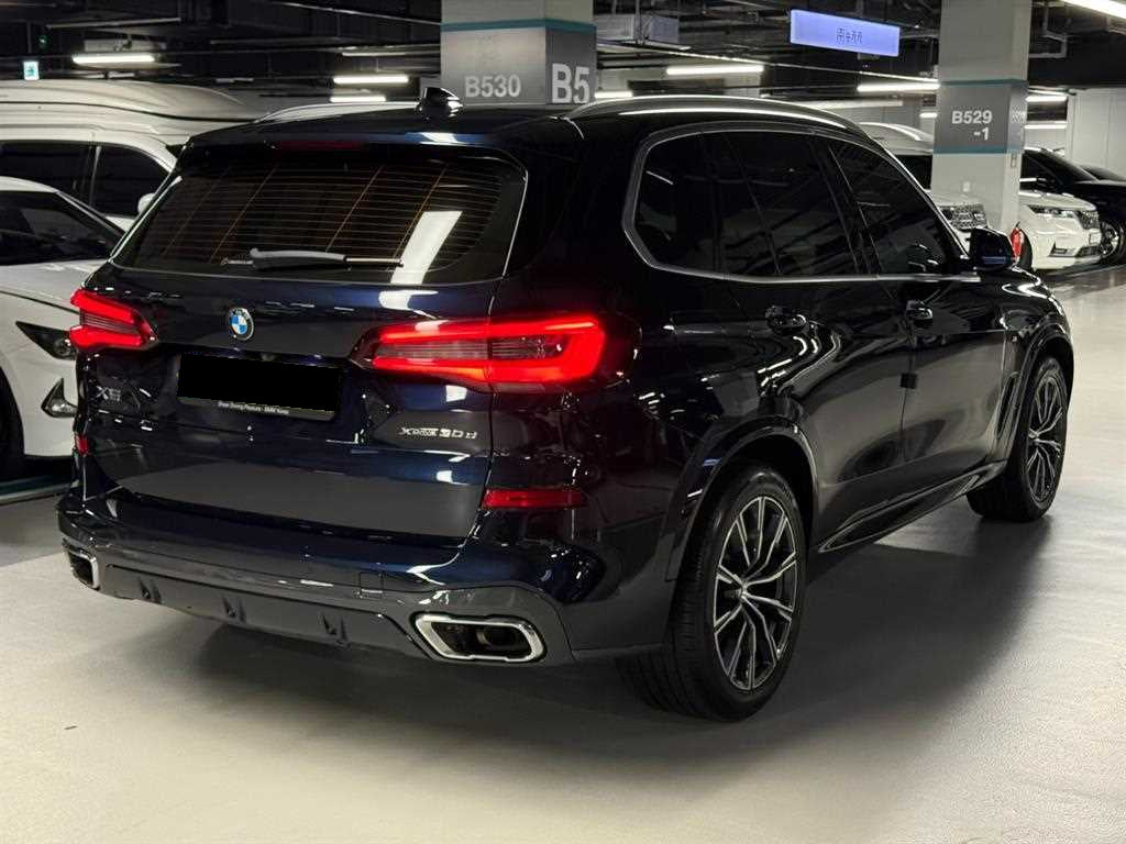 BMW X5 — photo 05