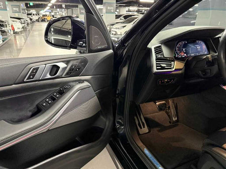BMW X5 — photo 12