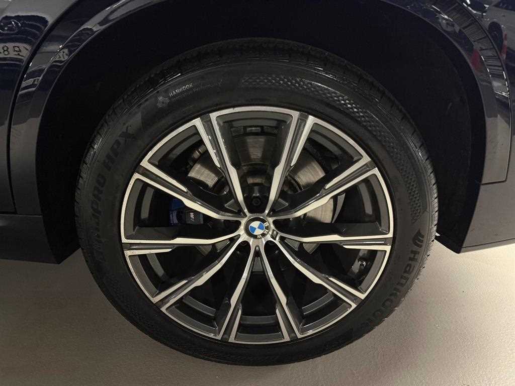 BMW X5 — photo 20