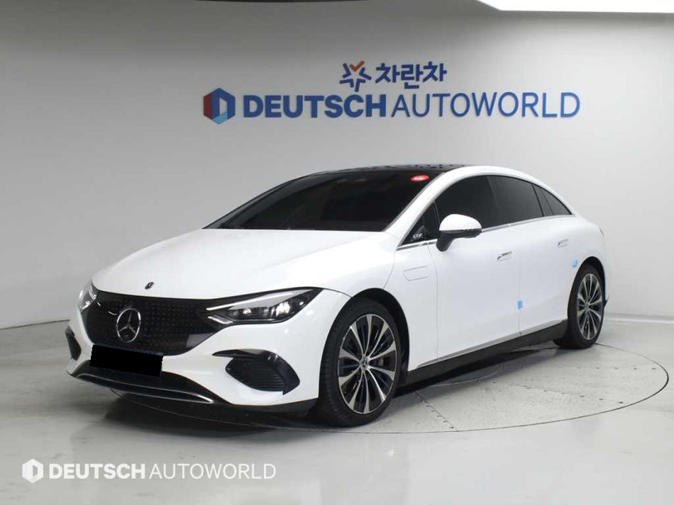 Mercedes-Benz EQE — photo 01