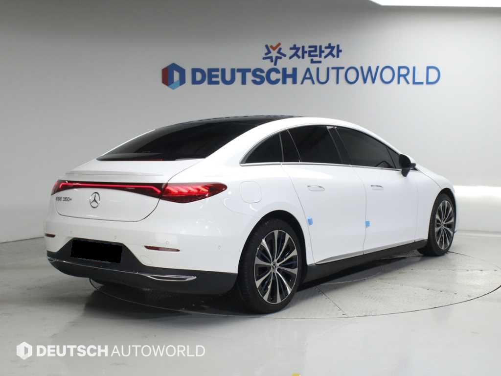 Mercedes-Benz EQE — photo 02