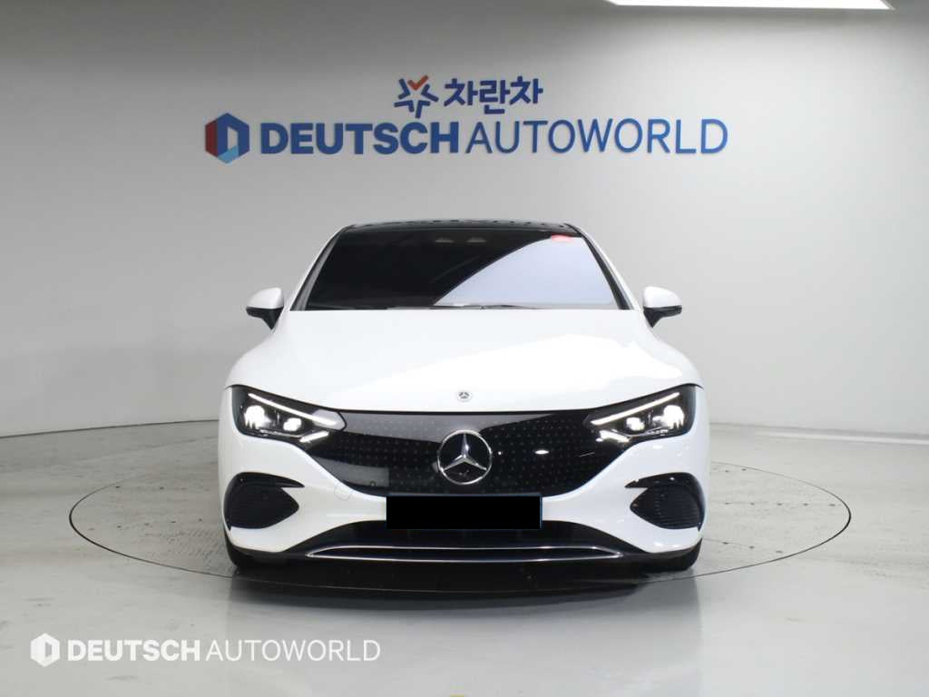 Mercedes-Benz EQE — photo 03
