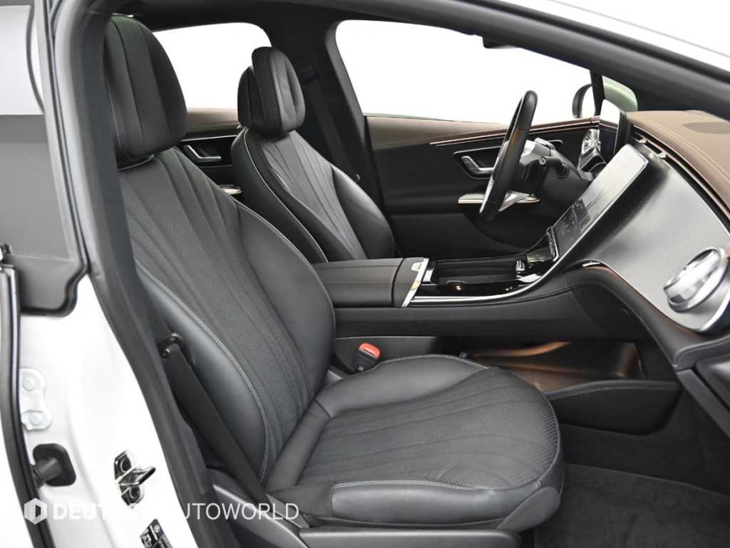 Mercedes-Benz EQE — photo 10