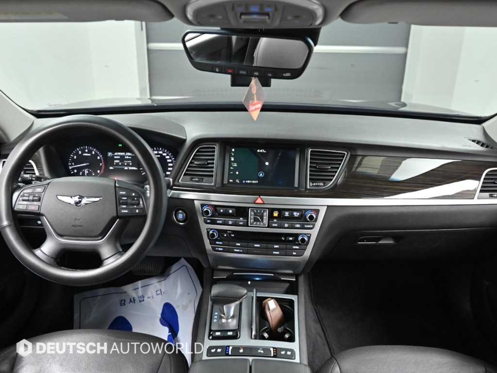 Genesis G80 — photo 07