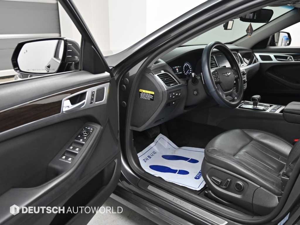 Genesis G80 — photo 11