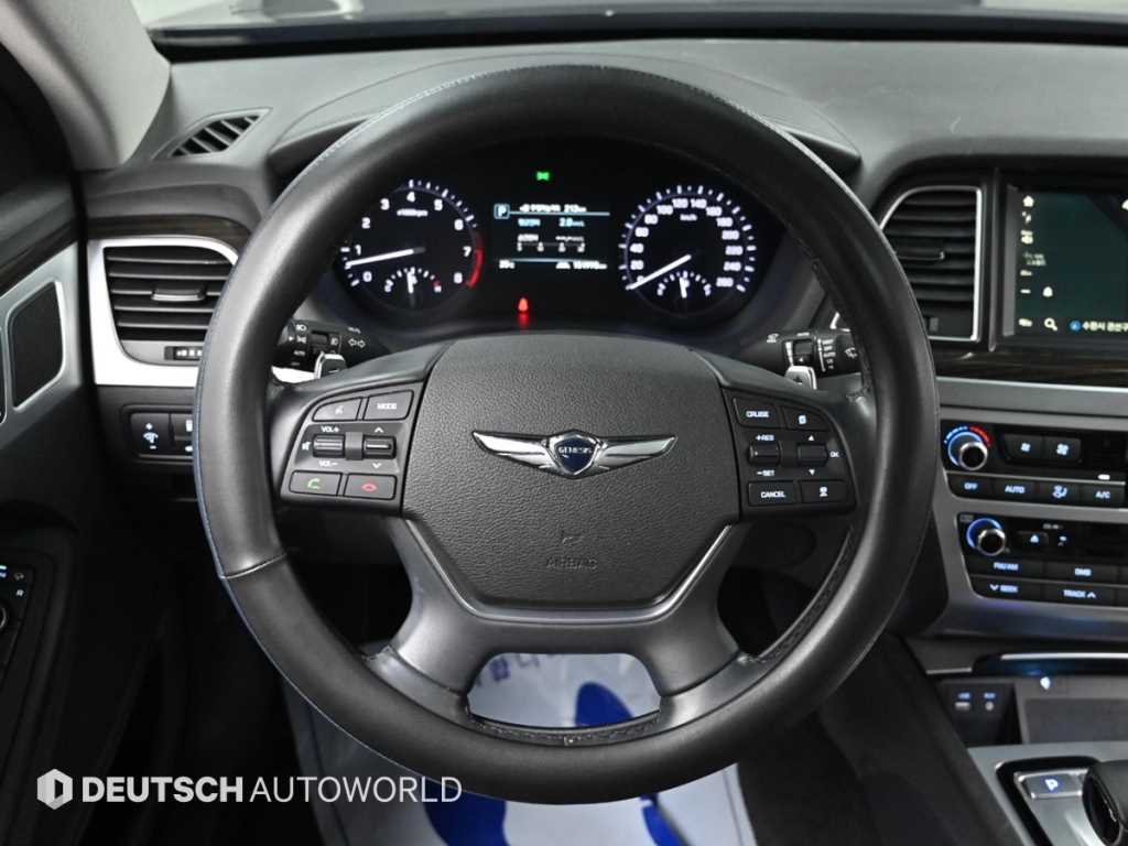 Genesis G80 — photo 13