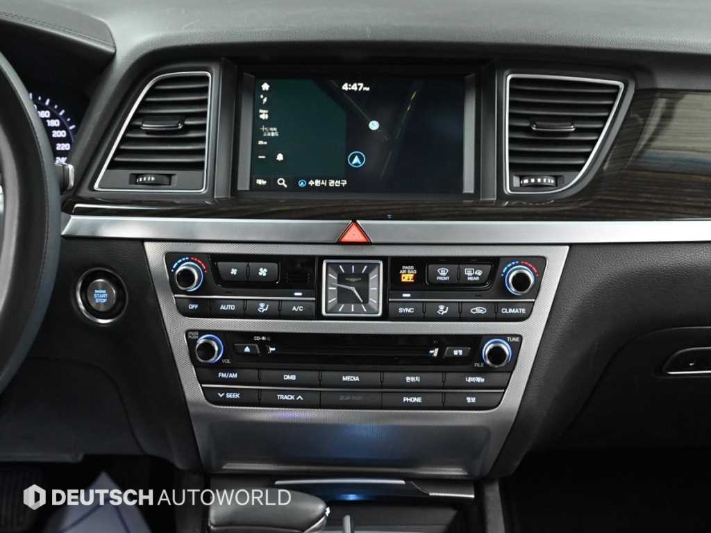 Genesis G80 — photo 14