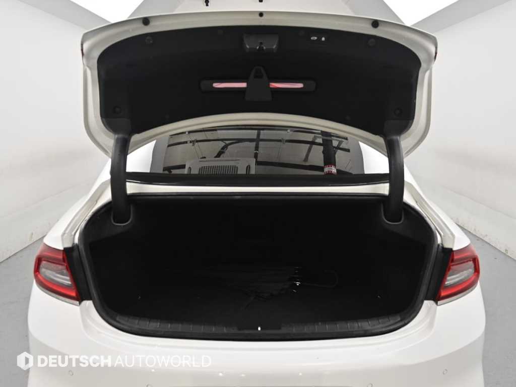 Hyundai Grandeur — photo 19