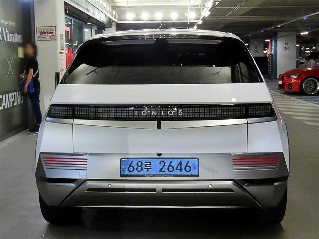 Hyundai Ioniq5 — photo 05