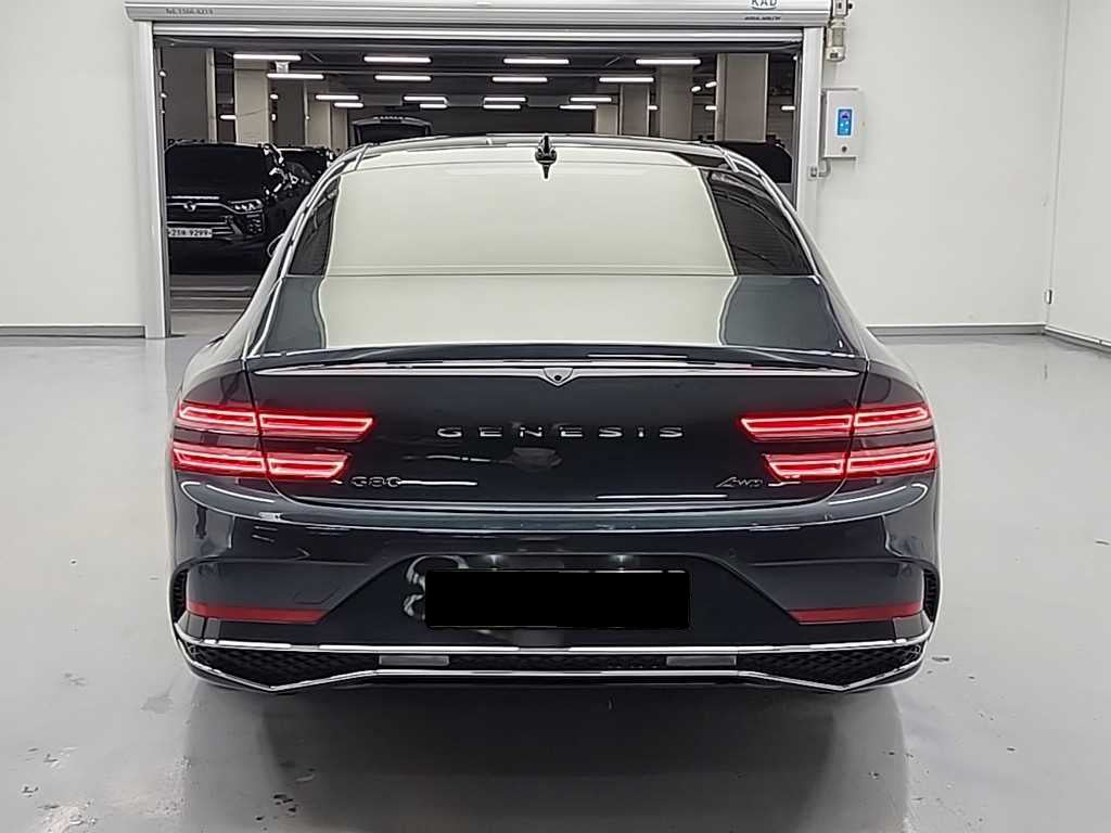 Genesis G80 — photo 03