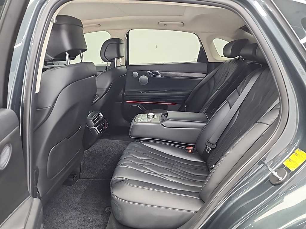 Genesis G80 — photo 12