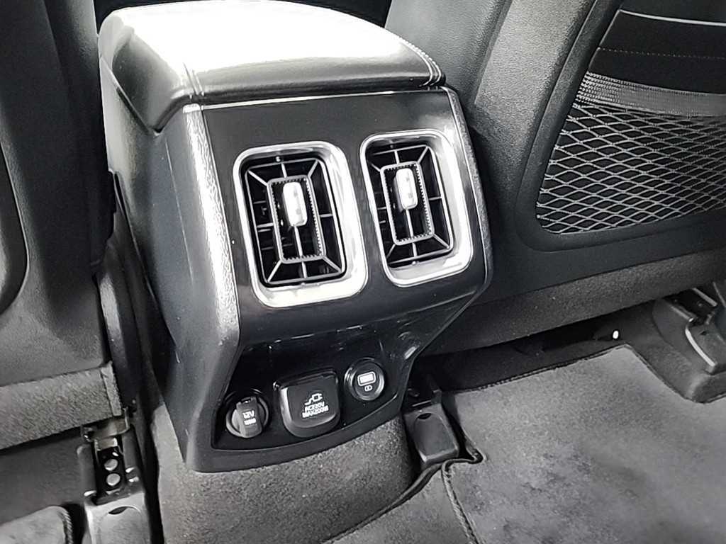 Kia Sorento — photo 14